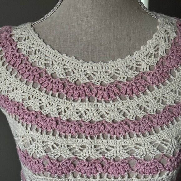 NWOT! Gorgeous Crochet Top in Pink and Cream - Size Small - Picture 2 of 9